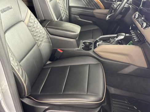 Used 2023 GMC Canyon Denali image 18