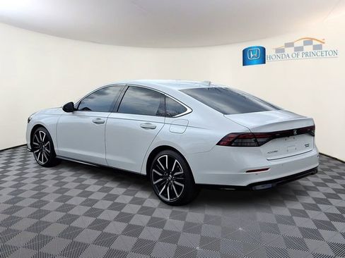 Used 2025 Honda Accord Touring image 4