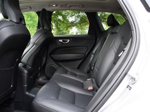 Certified 2024 Volvo XC60 T8 Plus w/ Protection Package Premier AWD/4WD image 16