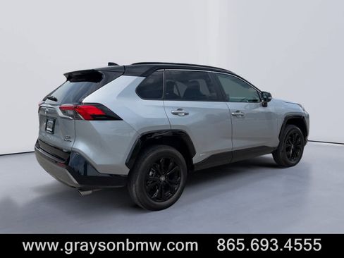 Used 2024 Toyota RAV4 XSE AWD/4WD image 3