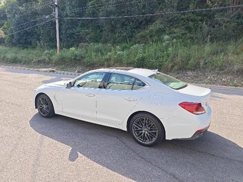 Used 2019 Genesis G70 2.0T Advanced w/ Prestige Package AWD/4WD image 4