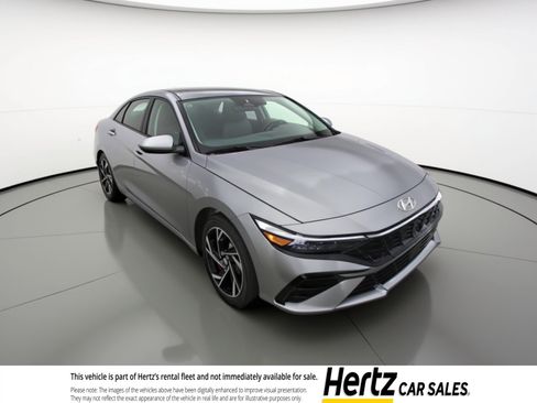 Used 2025 Hyundai Elantra SEL FWD image 1