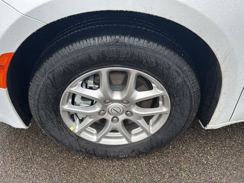 Used 2026 Chrysler Voyager LX image 10