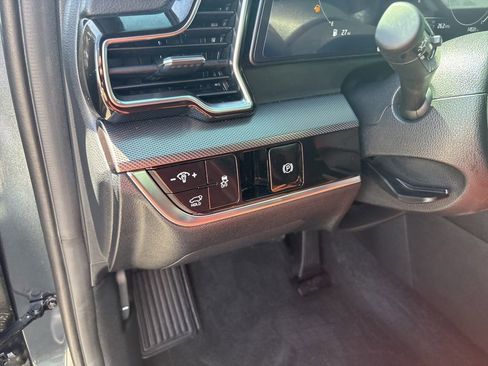 Certified 2025 Kia Sportage SX AWD/4WD image 7