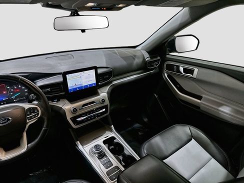Used 2022 Ford Explorer XLT w/ Equipment Group 202A RWD image 23