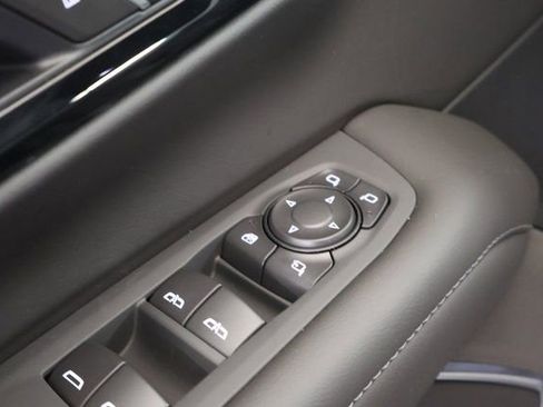 New 2026 Chevrolet Suburban Z71 w/ Comfort Package image 10