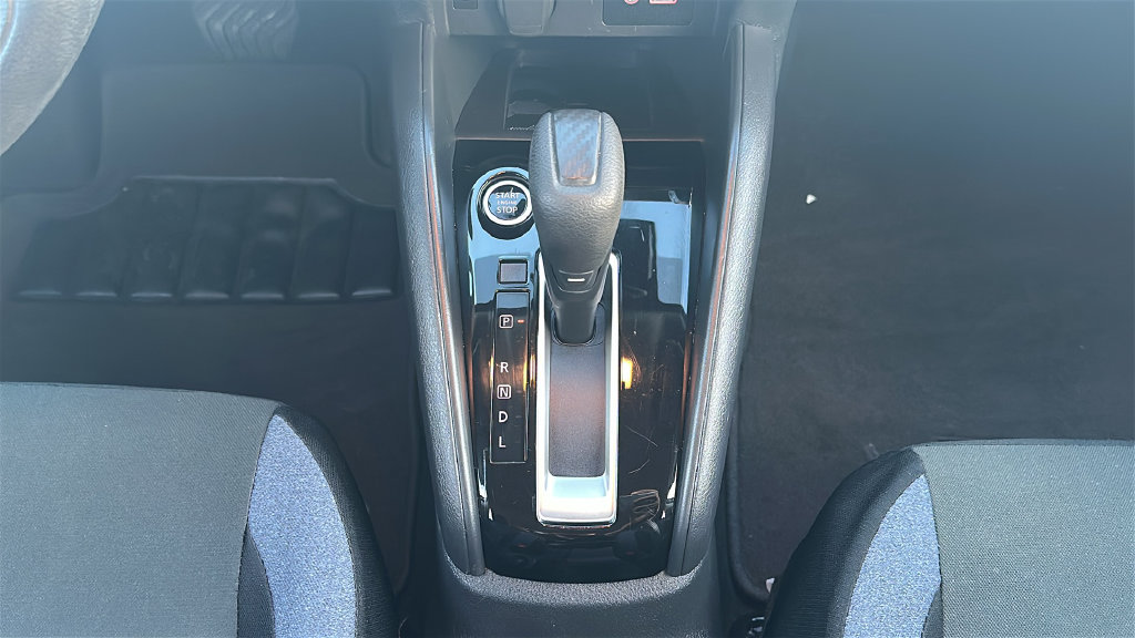 Used 2025 Nissan Versa SV FWD image 27