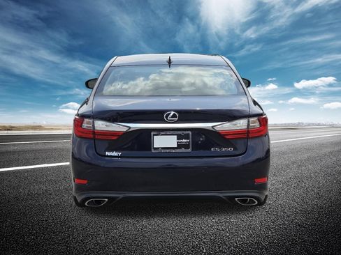 Used 2016 Lexus ES 350 w/ Luxury Package w/Wood Trim FWD image 18