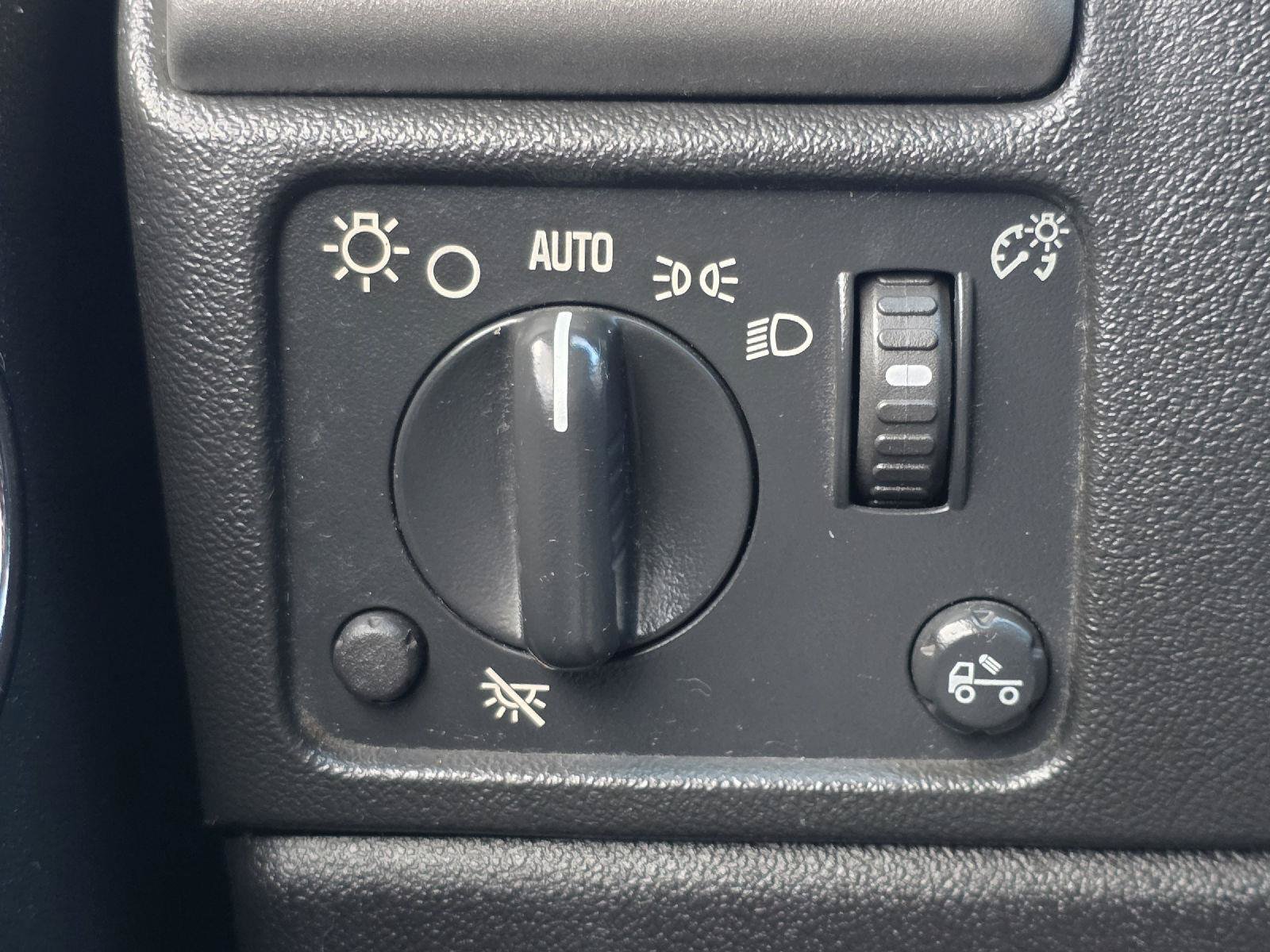 Used 2007 Isuzu i-290 LS RWD image 11