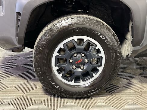 Used 2025 Toyota Tacoma TRD Off-Road image 11