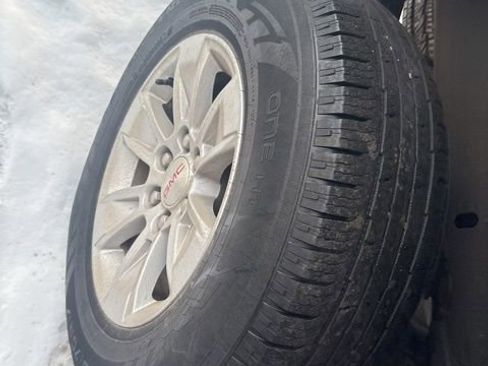 Used 2024 GMC Sierra 1500 SLE image 16