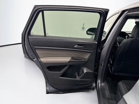 Used 2023 Volkswagen Atlas Cross Sport SE w/ Black Wheel Package AWD/4WD image 34