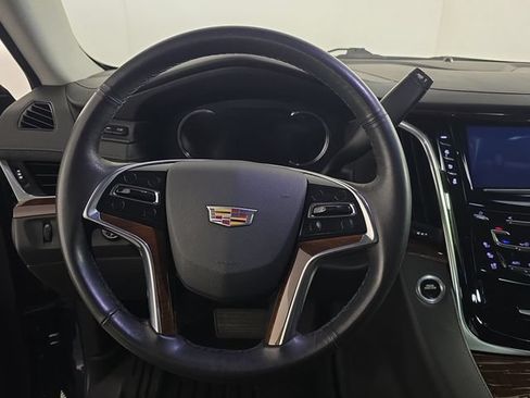Used 2019 Cadillac Escalade Premium Luxury AWD/4WD image 14