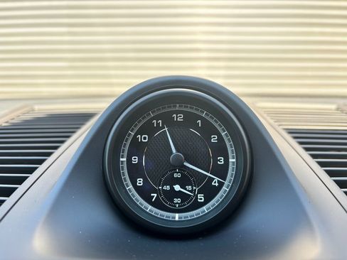 Certified 2025 Porsche Macan image 20