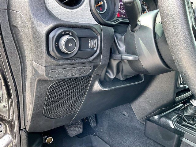 Used 2025 Jeep Wrangler Sport AWD/4WD image 30
