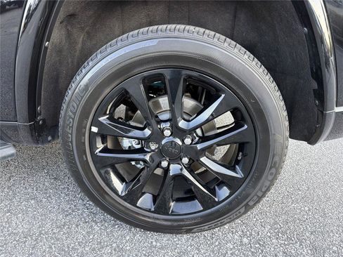 Used 2022 Jeep Grand Cherokee Laredo X AWD/4WD image 19