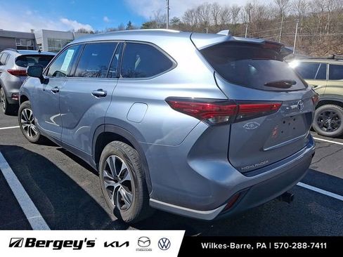 Used 2021 Toyota Highlander XLE image 9