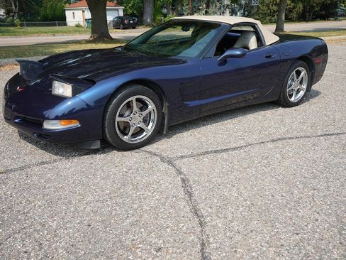 Used 2000 Chevrolet Corvette Convertible RWD image 15