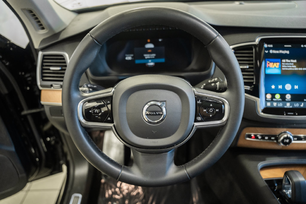 Used 2024 Volvo XC90 B6 Plus AWD/4WD image 26
