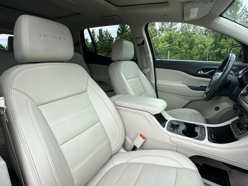 Used 2023 GMC Acadia Denali w/ Denali Ultimate Package AWD/4WD image 32