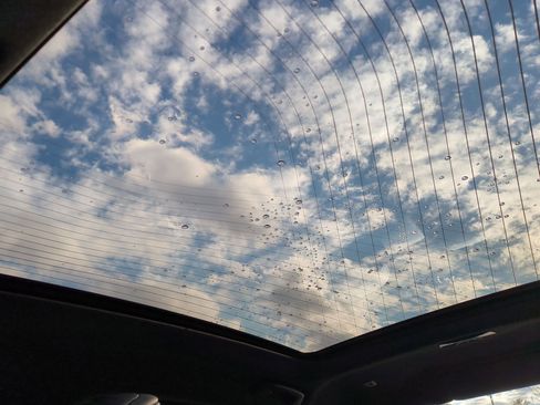 Certified 2023 BMW 740i w/ Parking Assistance Package image 27