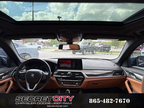 Used 2022 BMW 530i xDrive w/ Convenience Package image 25