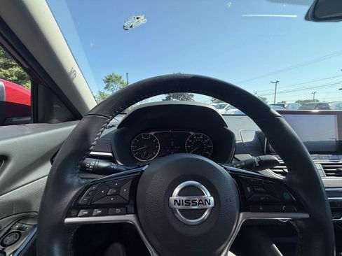 Used 2022 Nissan Altima 2.5 SV w/ SV Premium Package AWD/4WD image 14