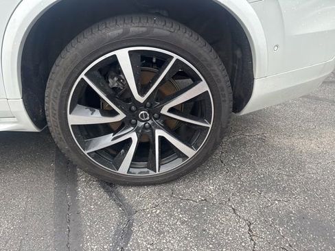 Used 2024 Volvo XC90 B5 Plus AWD/4WD image 11