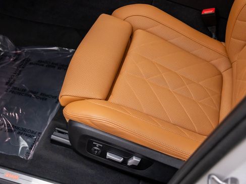 Certified 2024 BMW X5 xDrive40i w/ Parking Assistance Package image 15