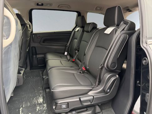 New 2026 Honda Odyssey Touring image 18