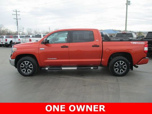 Used 2018 Toyota Tundra SR5 w/ TRD Off Road Package image 10