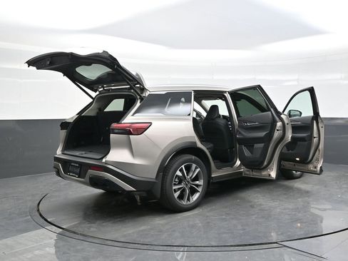 Used 2025 INFINITI QX60 Luxe w/ Vision Package image 48