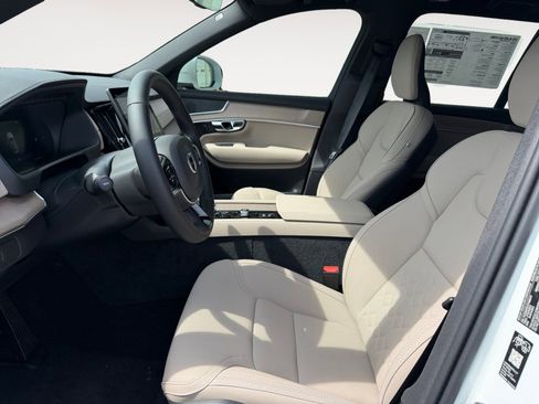 New 2026 Volvo XC90 B6 Plus w/ Protection Package Premier image 9