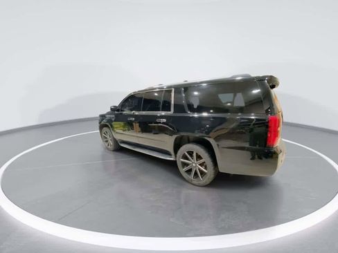 Used 2018 Chevrolet Suburban Premier image 6