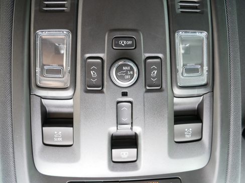 Used 2025 Chevrolet Tahoe Premier AWD/4WD image 33