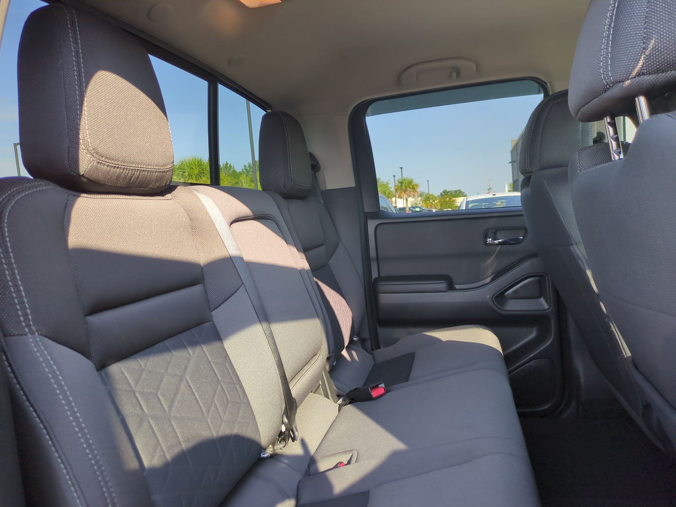 Certified 2025 Nissan Frontier SV w/ SV Convenience Package RWD image 28