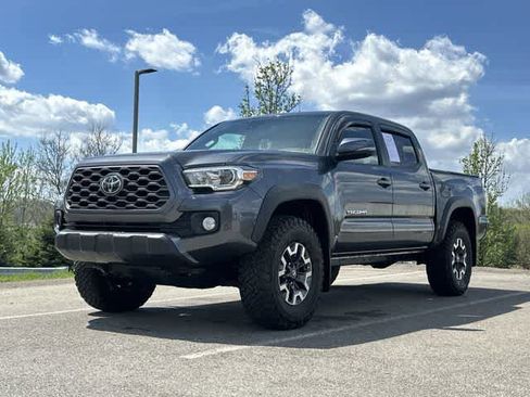 Used 2021 Toyota Tacoma TRD Off-Road w/ Technology Package image 18