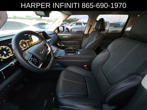 Used 2025 INFINITI QX80 Sensory image 5