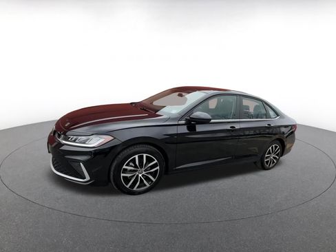 Used 2025 Volkswagen Jetta SE image 8