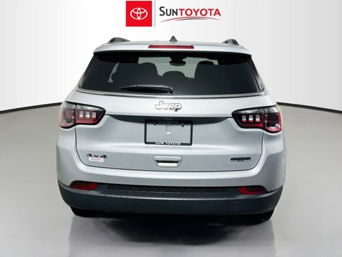 Used 2024 Jeep Compass Latitude AWD/4WD image 5