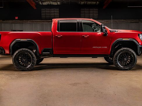 Used 2025 GMC Sierra 2500 AT4X AWD/4WD image 11