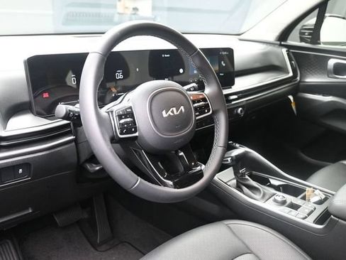 Used 2025 Kia Sorento S FWD image 21