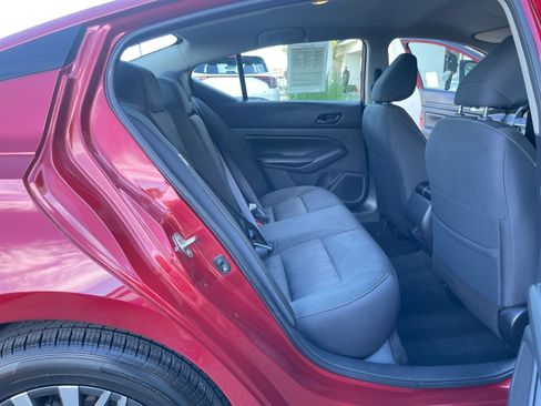 Used 2025 Nissan Altima 2.5 SV image 27