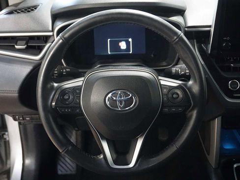 Used 2023 Toyota Corolla Cross XLE image 15