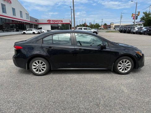 Used 2022 Toyota Corolla LE w/ LE Convenience Package FWD image 5