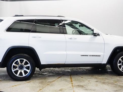 Used 2017 Jeep Grand Cherokee Laredo w/ Quick Order Package 23E AWD/4WD image 8