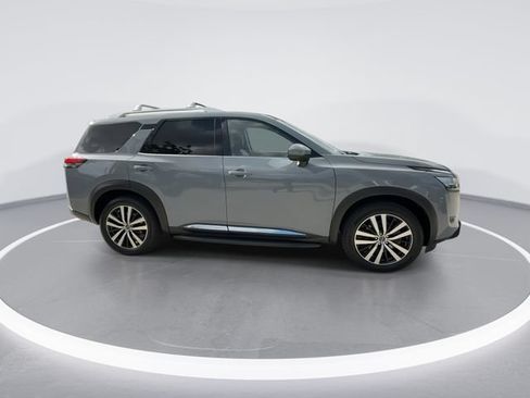 Used 2023 Nissan Pathfinder Platinum w/ Lighting Package (N93) AWD/4WD image 9