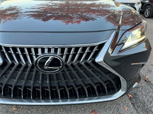 New 2025 Lexus ES 350 w/ Premium Package image 11