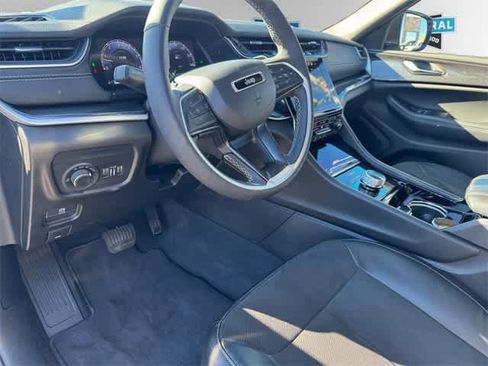 Certified 2023 Jeep Grand Cherokee Altitude image 18