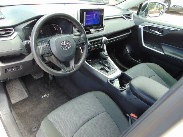 Used 2025 Toyota RAV4 XLE FWD image 11